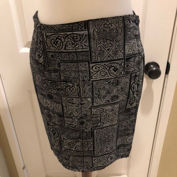 Vintage Kensington Square wrap skirt in EUC - Picture 2 of 7